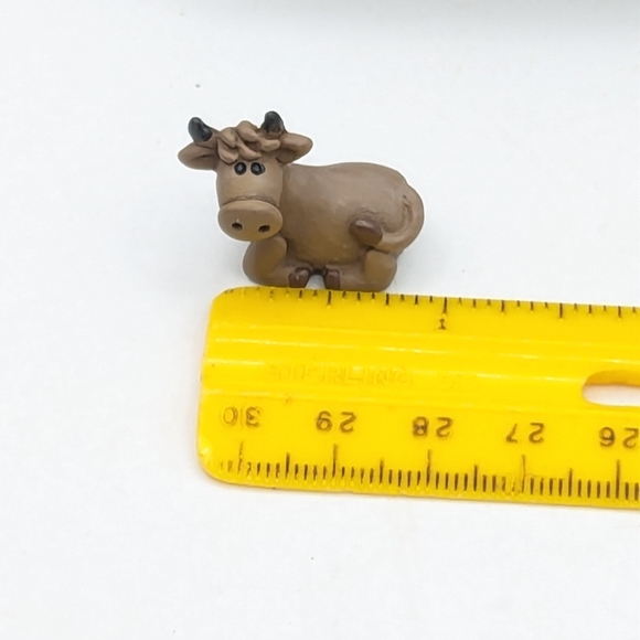 Vtg Christmas Nativity Set Scene 5 Piece Resin Figurines w/ Felt Applique Box - Picture 5 of 10